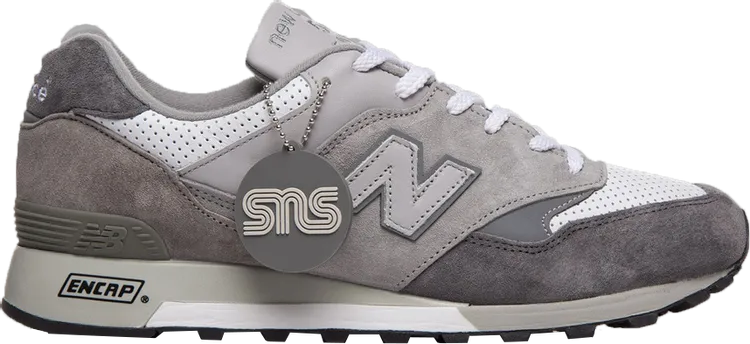 New Balance Sneakersnstuff x Milkcrate Athletics x 577 sneakers, gray